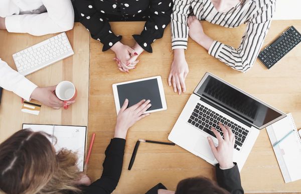 This complete guide to content collaboration, takes a closer look at benefits. We also cover the 10 best practices for collaborating on content and teamwork.