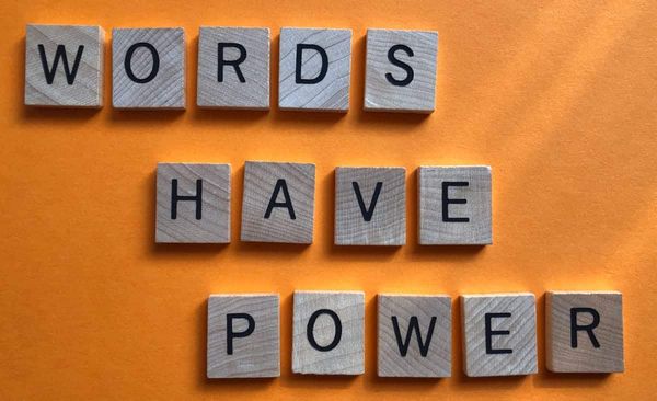 Knowing the difference between a motto vs. slogan vs. tagline is important to the success of your business. Here is a guide that highlights the differences.
