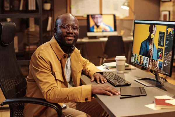 You should change the images on your business site for many reasons. You'll likely need to change these images a lot. Just how often should you replace them?